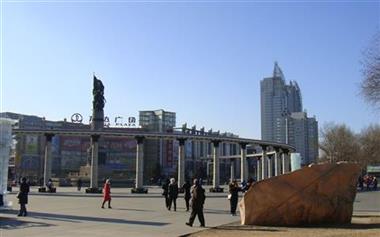 【浪漫俄羅斯】海參崴+長白山T1線：異域風(fēng)情俄羅斯、魅力海參崴、不凍港金角灣、長白山踏春、泡5星長白溫泉、凈月潭森林公園、東方小巴黎哈爾濱、親手挖8年林下參6日