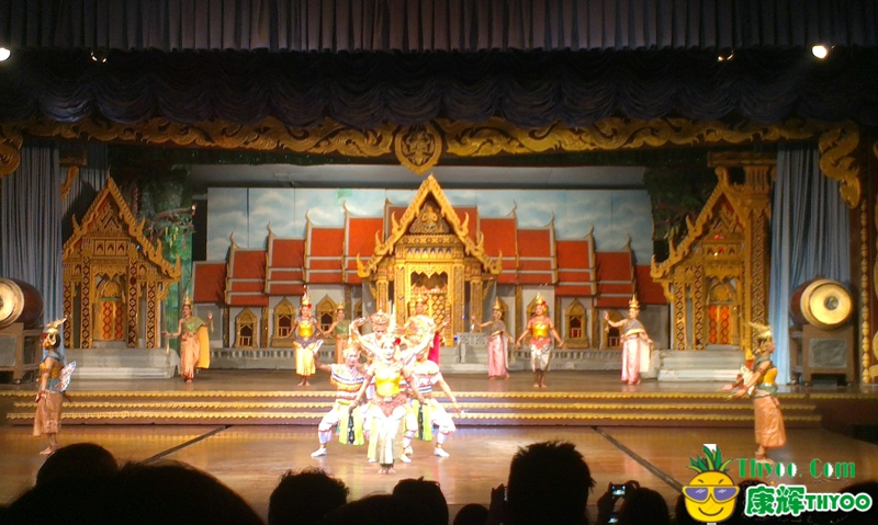 東巴樂園表演圖一