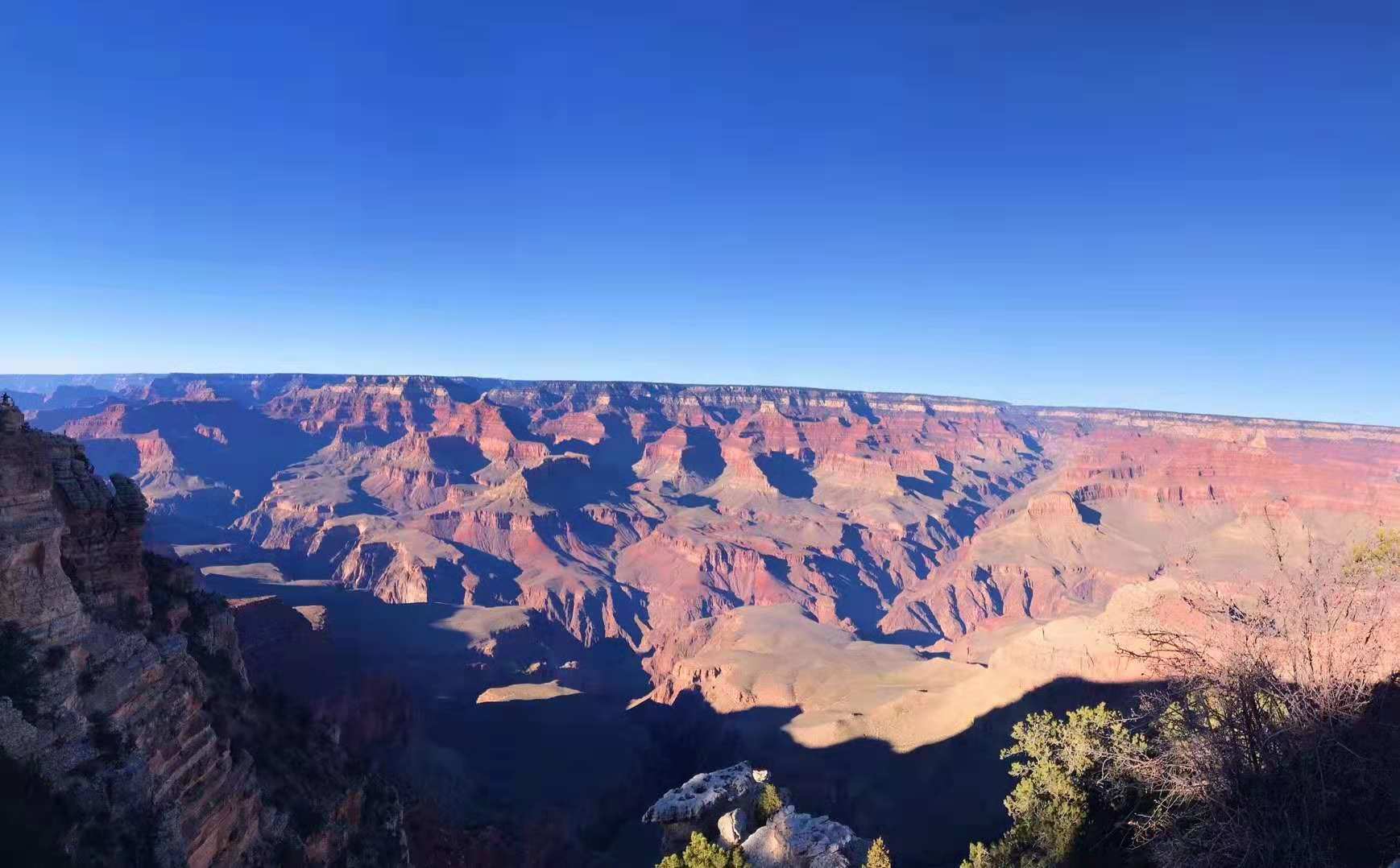 科羅拉多大峽谷 峽谷位于亞利桑那州，是美國自然景色的代表；由科羅拉多河歷經(jīng)上萬年切割出來的峽谷，長達
